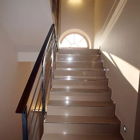 Отель Hotel Budweis 4*