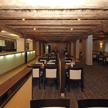 Hotel Budweis Отель 4*