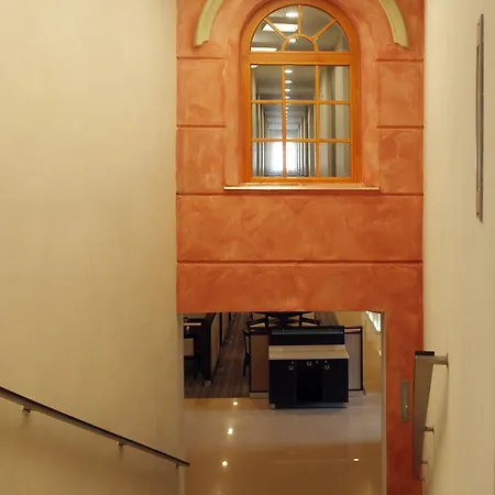 Hotel Budweis Отель 4*