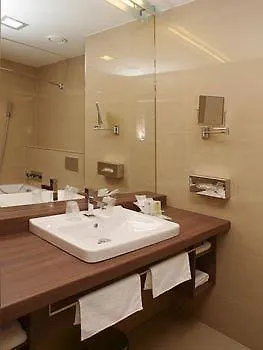 Отель Hotel Budweis 4*