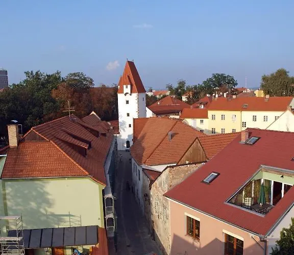 Отель Hotel Budweis Ческе-Будеёвице