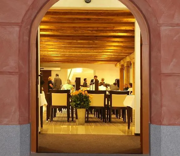 Hotel Budweis Отель Ческе-Будеёвице