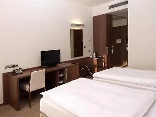 Отель Hotel Budweis Ческе-Будеёвице