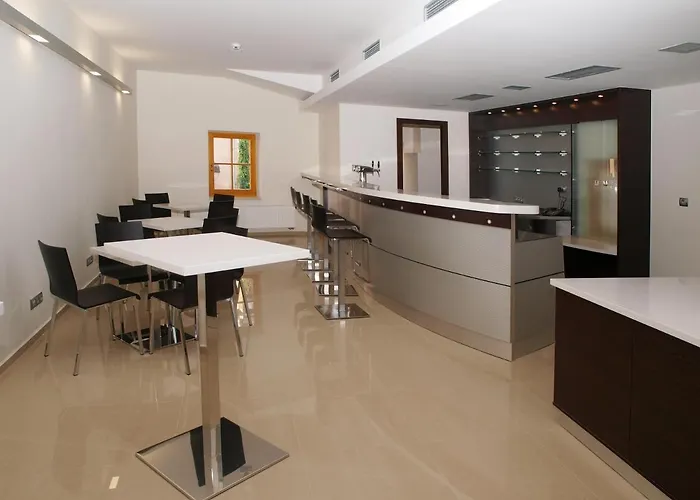 Hotel Budweis Отель Ческе-Будеёвице